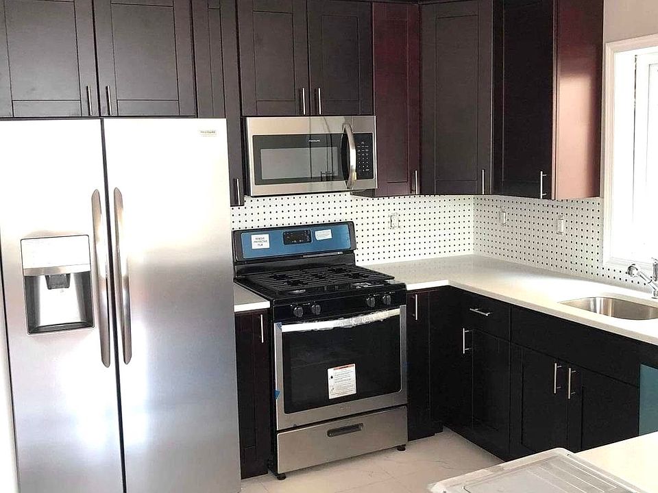 2nd image of 154 Columbia Ave Floor 2