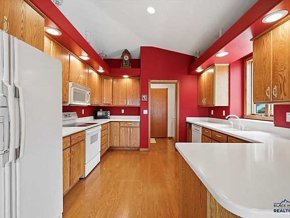 2nd image of 124 Stone Gate Dr