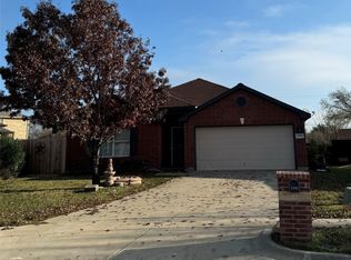 2008 Archer Dr, Grand Prairie, TX 75052