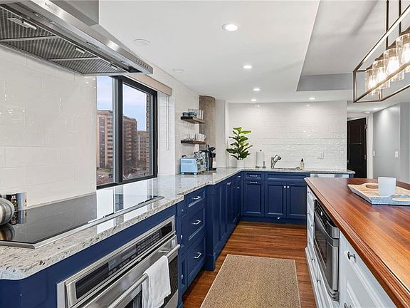 3rd image of 803 W 48th St APT 706