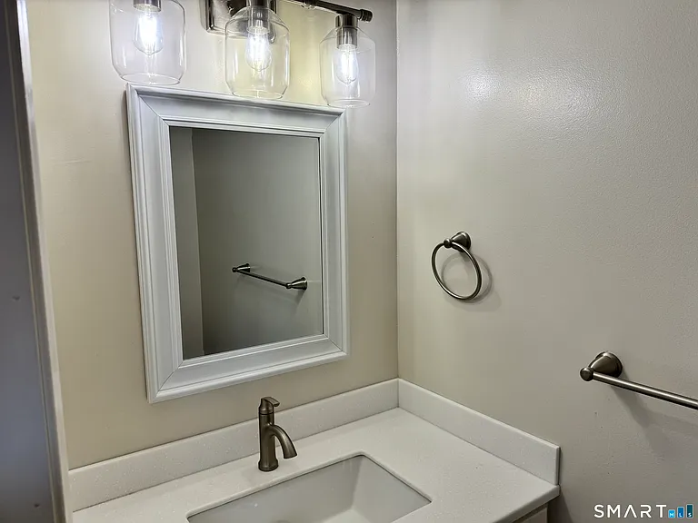 11 Hilltop Dr #11 — Photo 6