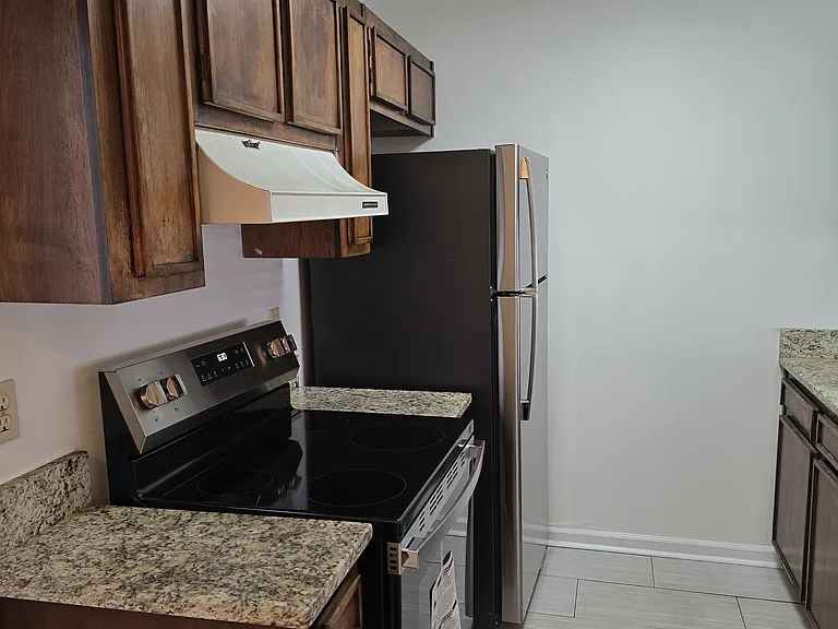 2218 Timberwood Cir N — Photo 15