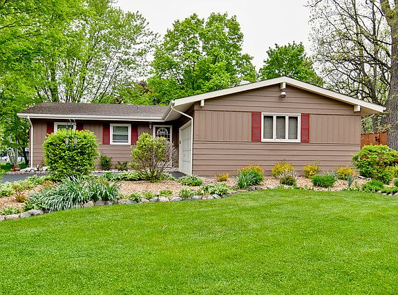 2nd image of 15464 W Cherrywood Ln