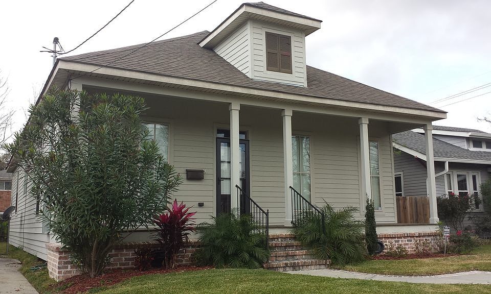 Street view - calm neighborhood with great curb appeal