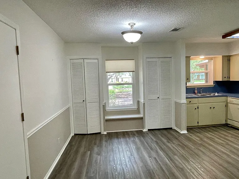 13504 Lois Ln — Photo 7