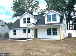 50 Macintosh Rd, Levittown, PA 19056