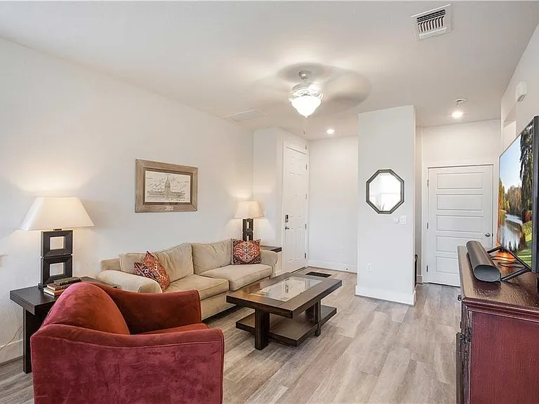 7500 Burnham Pl — Photo 3