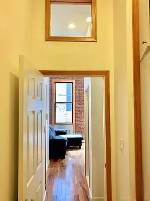 Rented by The Agency | media 9