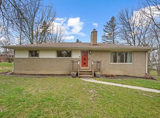 1255 Gettysburg Ct, Rochester Hills, MI 48306