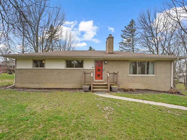 1255 Gettysburg Ct, Rochester Hills, MI 48306