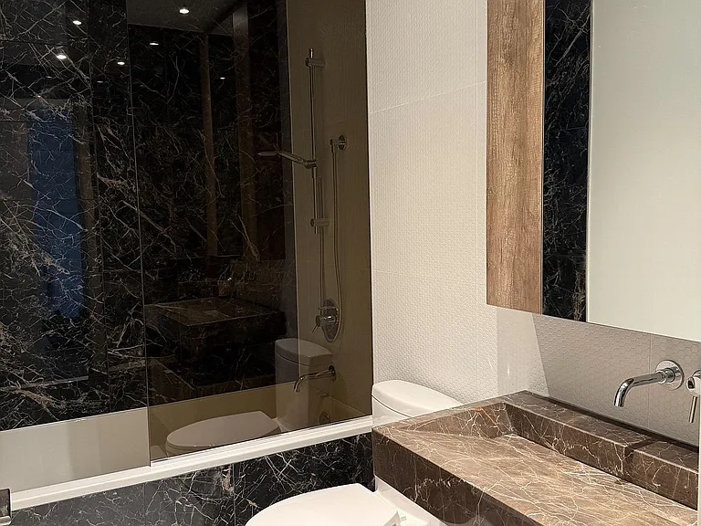11 Yorkville Ave #1105 — Photo 8