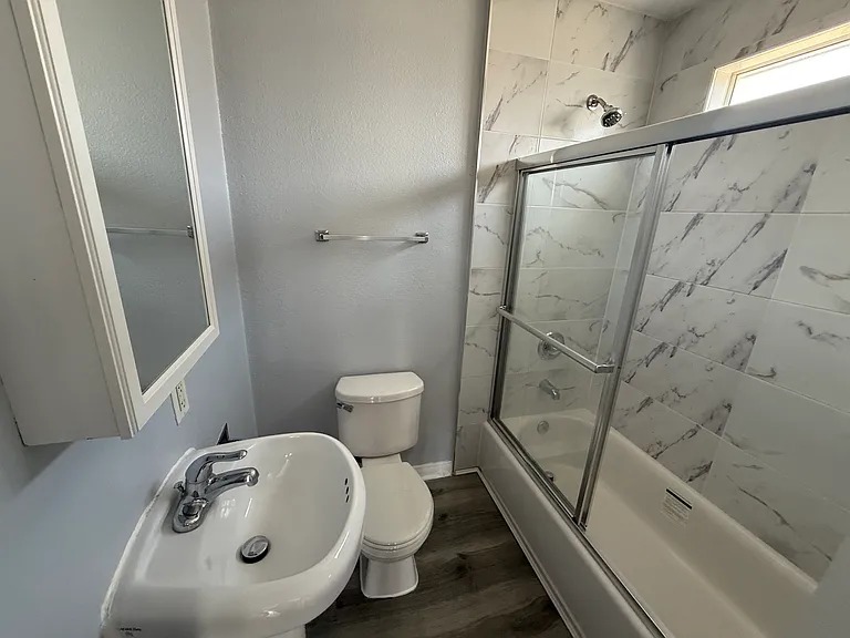 1032-1036 S Normandie Ave #9 — Photo 22