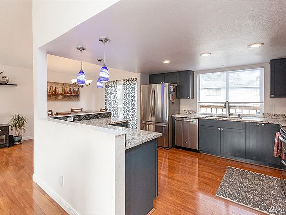 5th image of 3741 SE Buckingham Dr