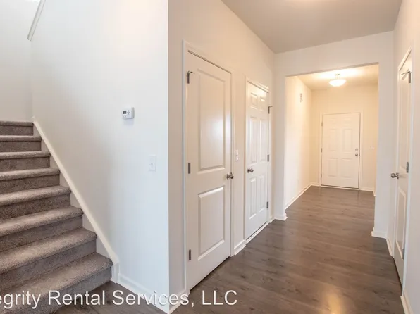 128 Canada Dr, Statesville, NC 28677