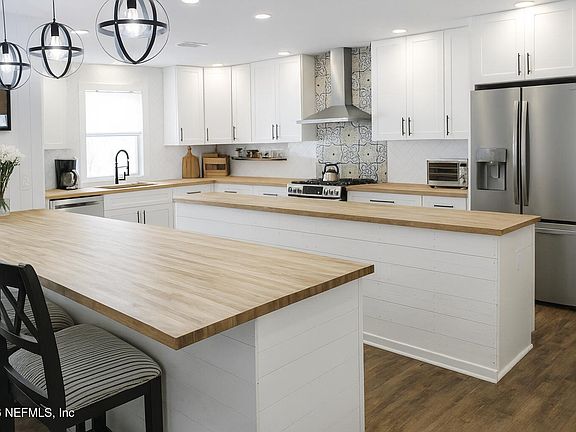 3rd image of 114 TIMBER Lane