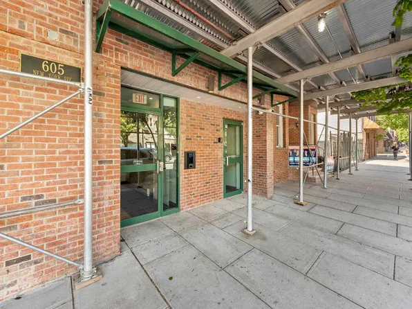 605 New York Avenue image 11 of 13