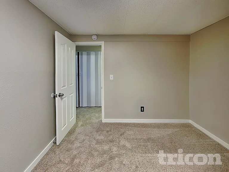 1676 Genoa St — Photo 9