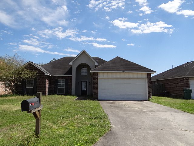 1st image of 26396 Maplewood Dr