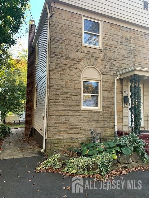 1st image of 39 Amboy Ave