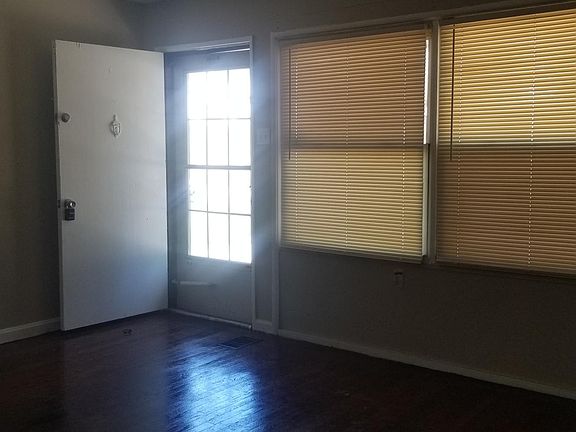 3rd image of 9763 Millburn Dr