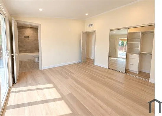 3 bed, 1100 sqft, $4,400 — Photo 3