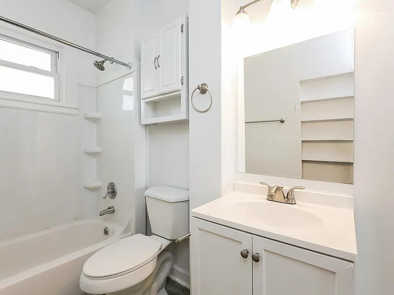 14887_028_bathroom_13267199.jpg