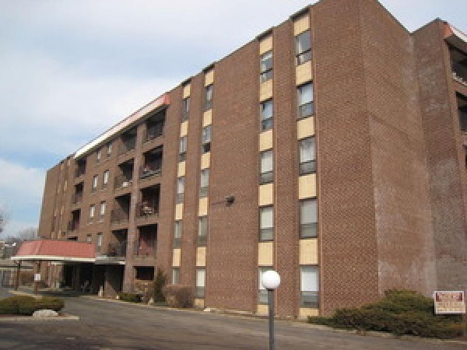1st image of 6330 Lincoln Ave Unit 2B