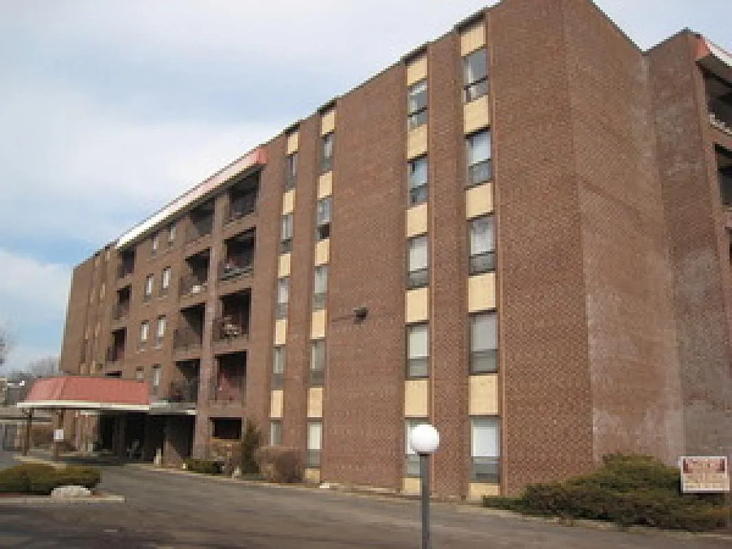 6330 Lincoln Ave Unit 2B photo 1