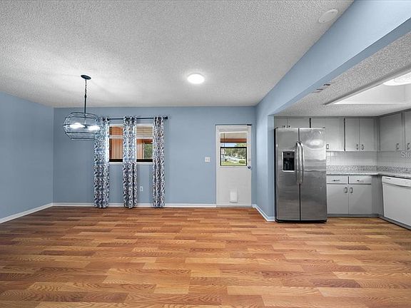 3rd image of 9480 SW 102ND PLACE