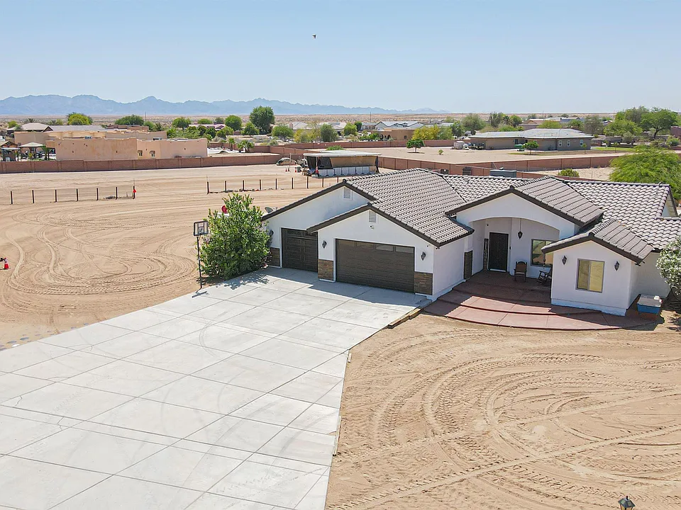 4527 E County Road 15