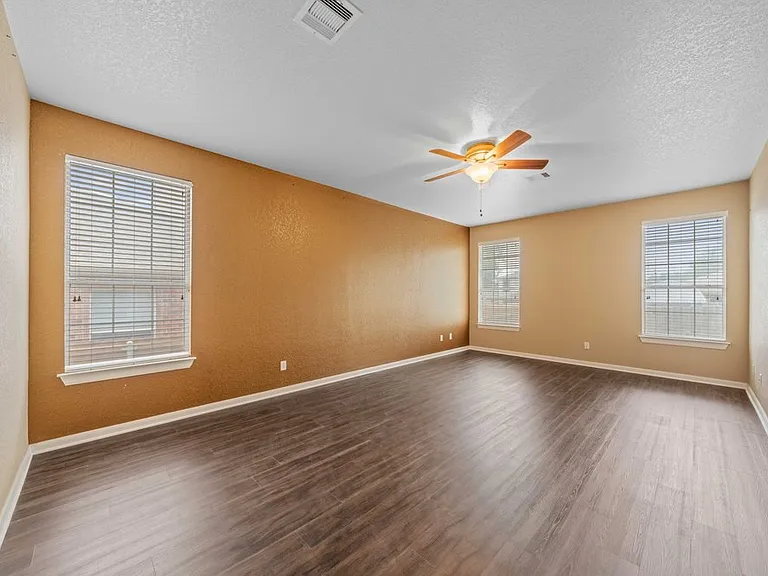 141 Springtree Gate — Photo 17