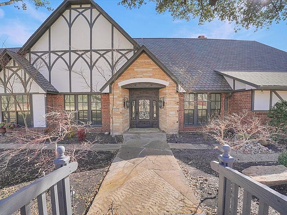 2nd image of 604 Hampton Rd