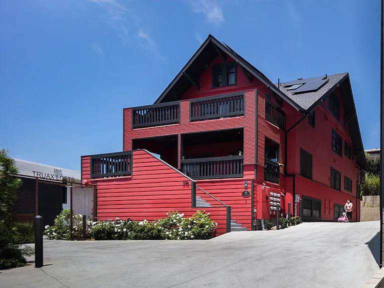 598 W Laurel St — Photo 15