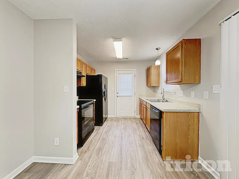 9408 Northwoods Forest Dr — Photo 7
