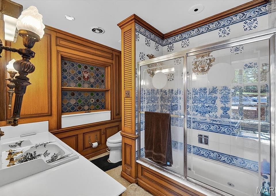 31st image of 10 Vouga Ln