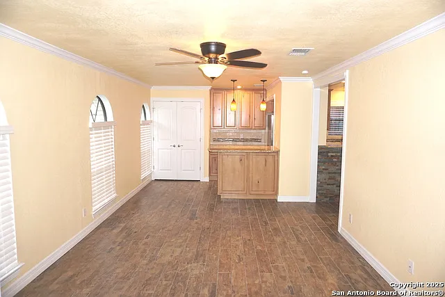 7634 Susan Elaine St — Photo 15