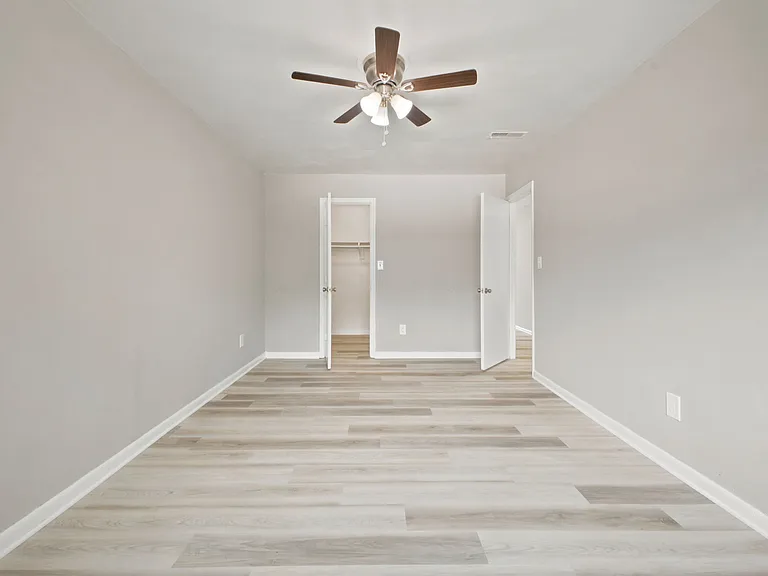 5385 E Princess Anne Rd #8 — Photo 14