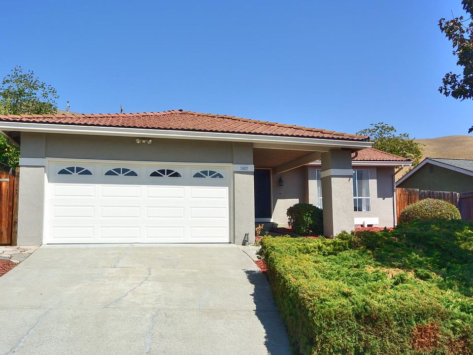 1st image of 2427 Lacey Dr