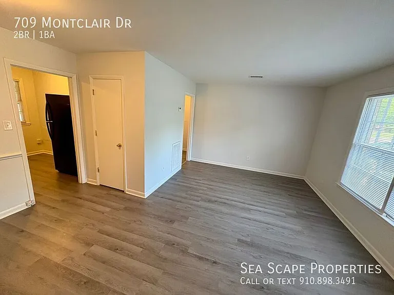 709 Montclair Dr — Photo 2