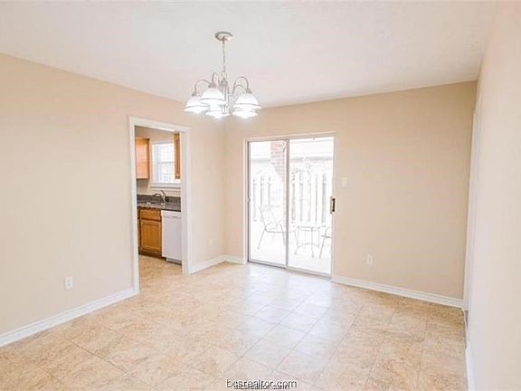 5th image of 812 Azalea Ct
