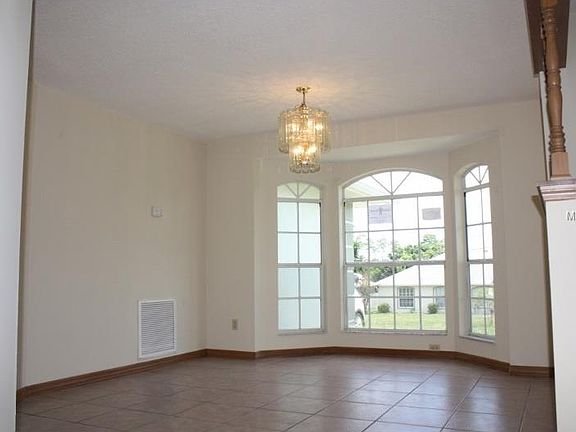 3rd image of 1352 S Seagate Dr