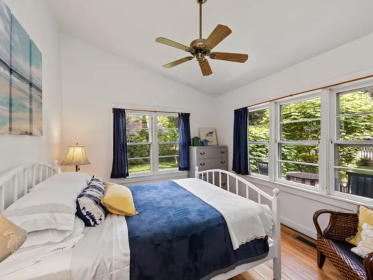 15616 Nannene Ave — Photo 2