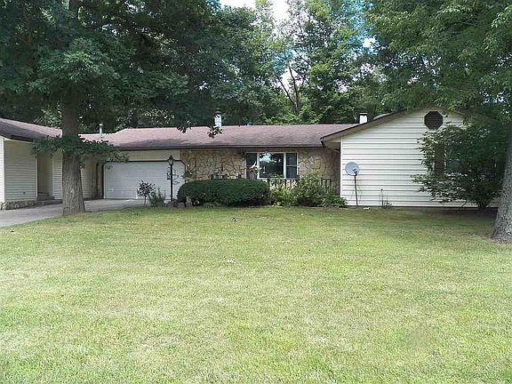 4th image of 22877 Lake Shore Dr