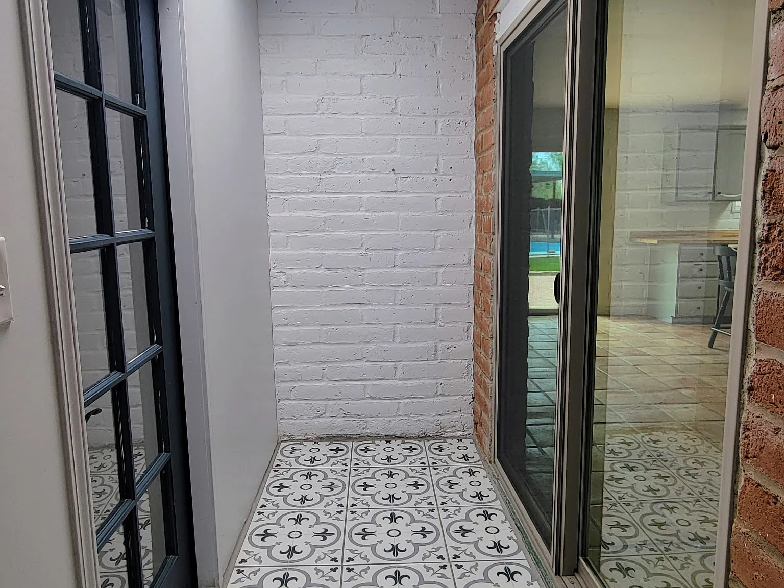 4 bed, 1932 sqft, $2,695 — Photo 3