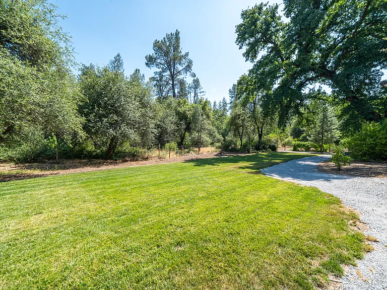 17659 Melwood Ln — Photo 57