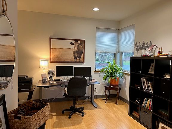 mainfloor bonus space set up for office - can be reconfigured as a extra living space