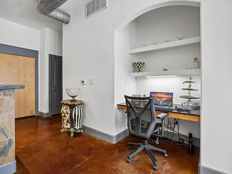 1901 Post Oak Blvd #1404 — Photo 5