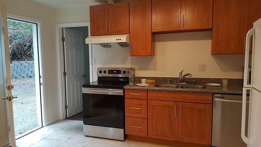 1st image of 2821 Bellevue Way SE #2