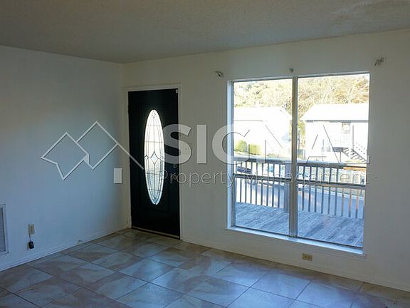 5th image of 1722 Huntington Dr