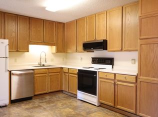 108 N 18th St #102, Estherville, IA 51334